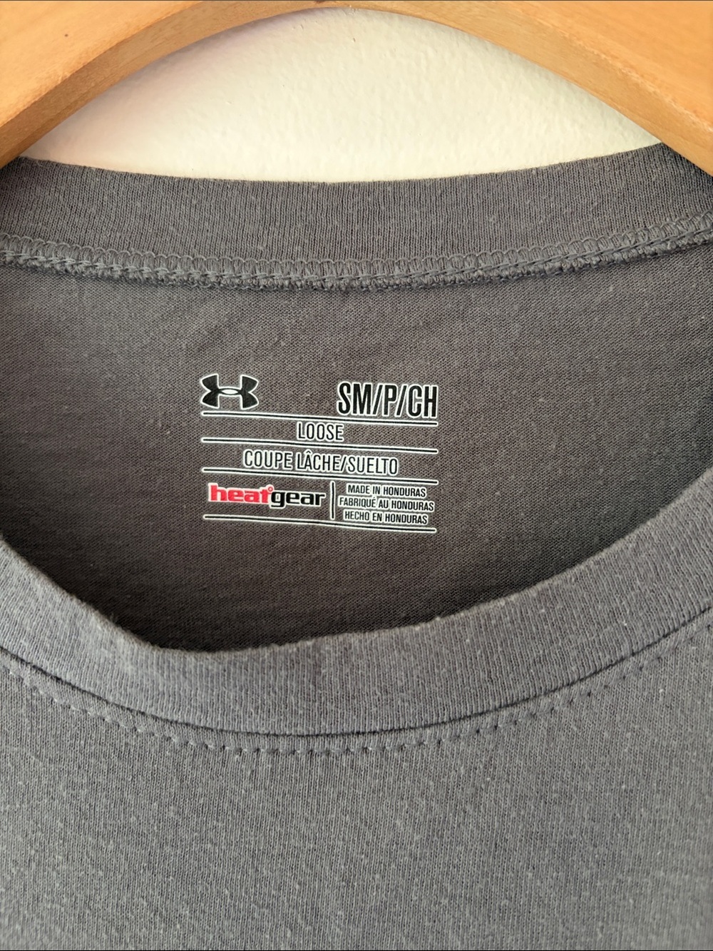 Gray 'Yale Soccer' Graphic Crewneck T-Shirt Size Small - Picture 4 of 5